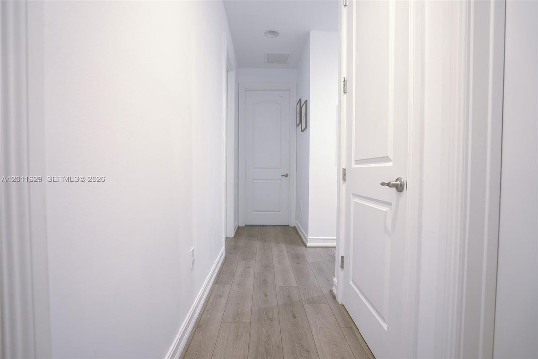 For Sale: $600,000 (3 beds, 2 baths, 1728 Square Feet)