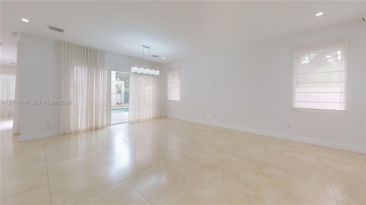 For Sale: $1,650,000 (5 beds, 5 baths, 3624 Square Feet)