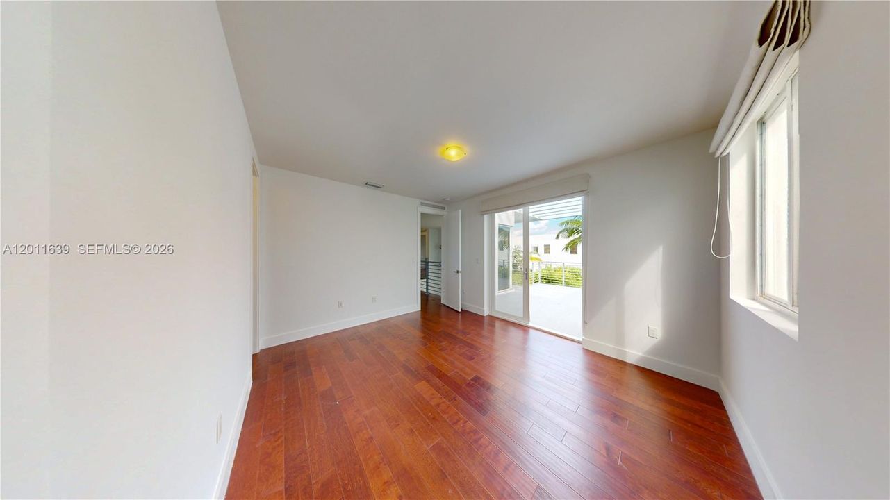 For Sale: $1,650,000 (5 beds, 5 baths, 3624 Square Feet)