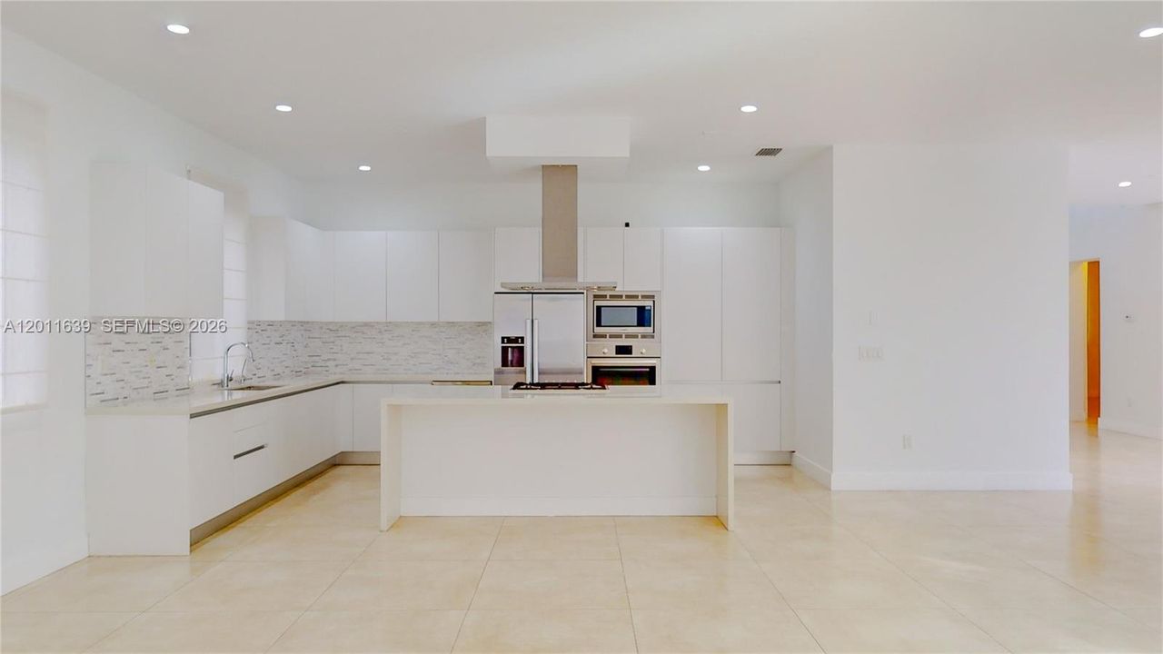 For Sale: $1,650,000 (5 beds, 5 baths, 3624 Square Feet)