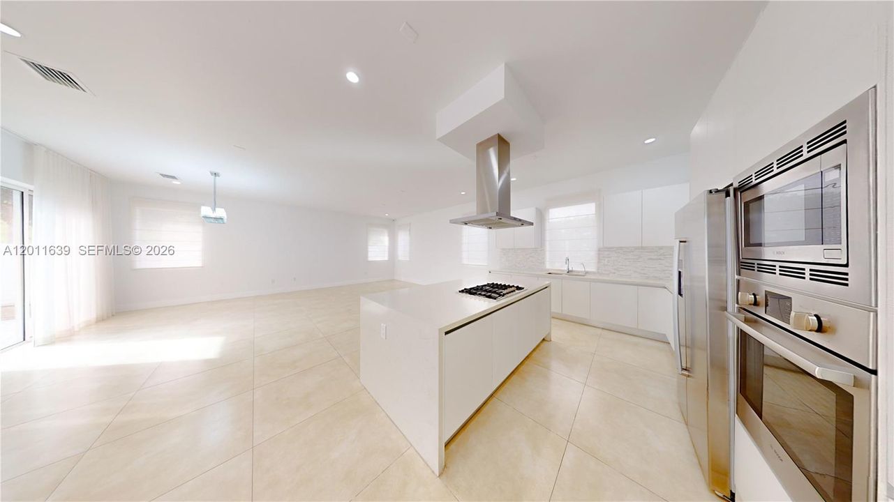 For Sale: $1,650,000 (5 beds, 5 baths, 3624 Square Feet)