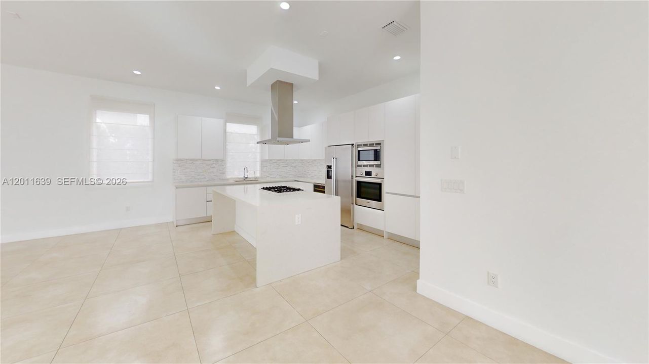 For Sale: $1,650,000 (5 beds, 5 baths, 3624 Square Feet)