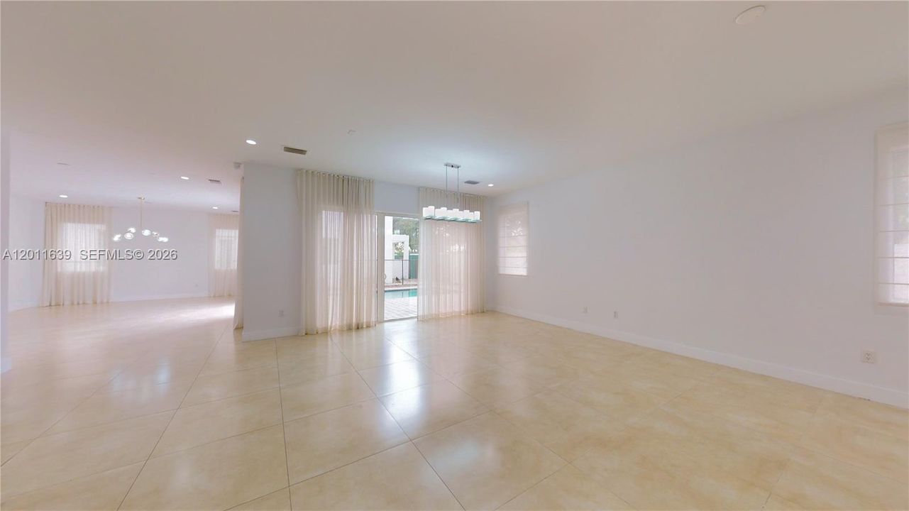 For Sale: $1,650,000 (5 beds, 5 baths, 3624 Square Feet)