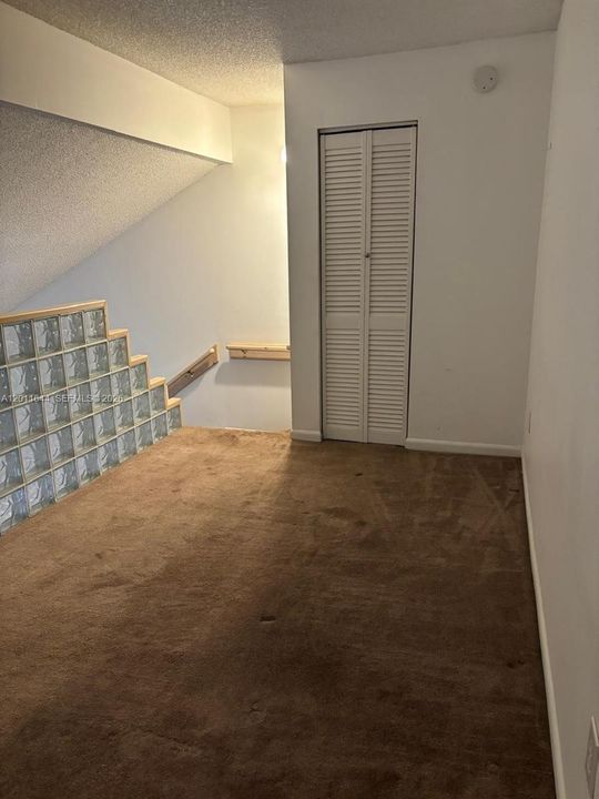На продажу: $215,000 (1 спален, 2 ванн, 882 Квадратных фут)