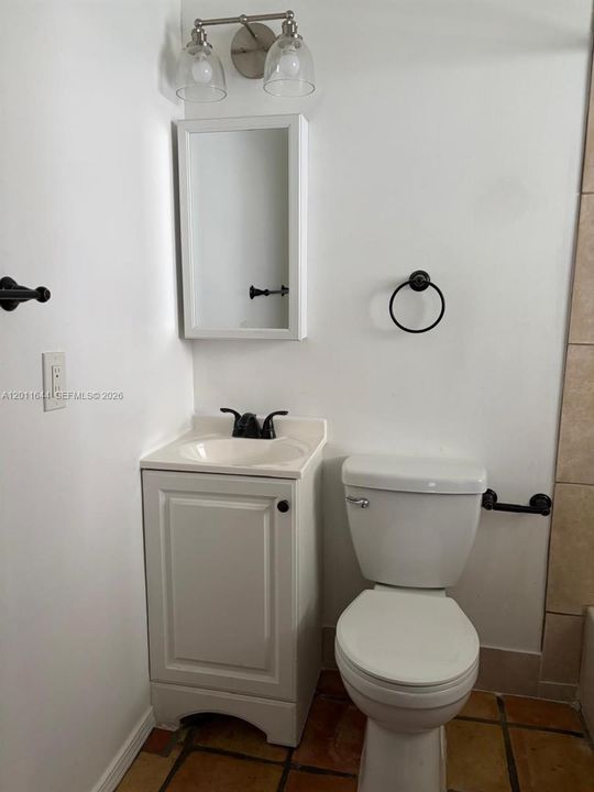 На продажу: $215,000 (1 спален, 2 ванн, 882 Квадратных фут)