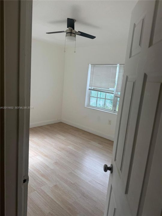 Activo con contrato: $3,400 (4 camas, 2 baños, 1396 Pies cuadrados)