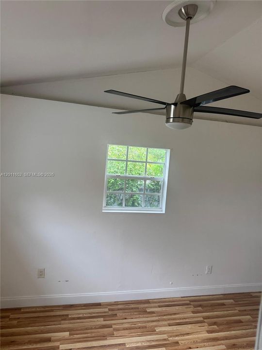 Activo con contrato: $3,400 (4 camas, 2 baños, 1396 Pies cuadrados)