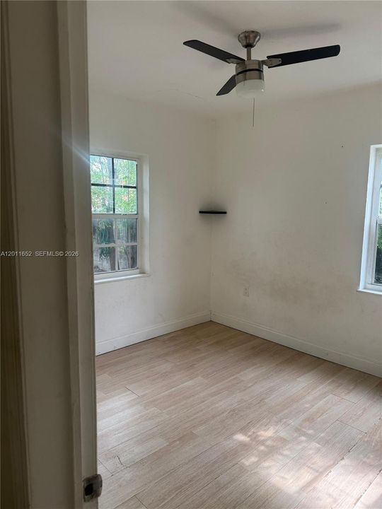 Activo con contrato: $3,400 (4 camas, 2 baños, 1396 Pies cuadrados)