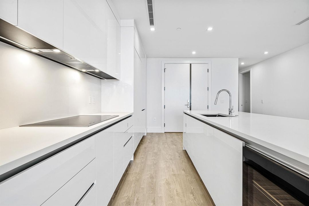 013-220LakeShoreDrive-1508-LakePark-FL-3