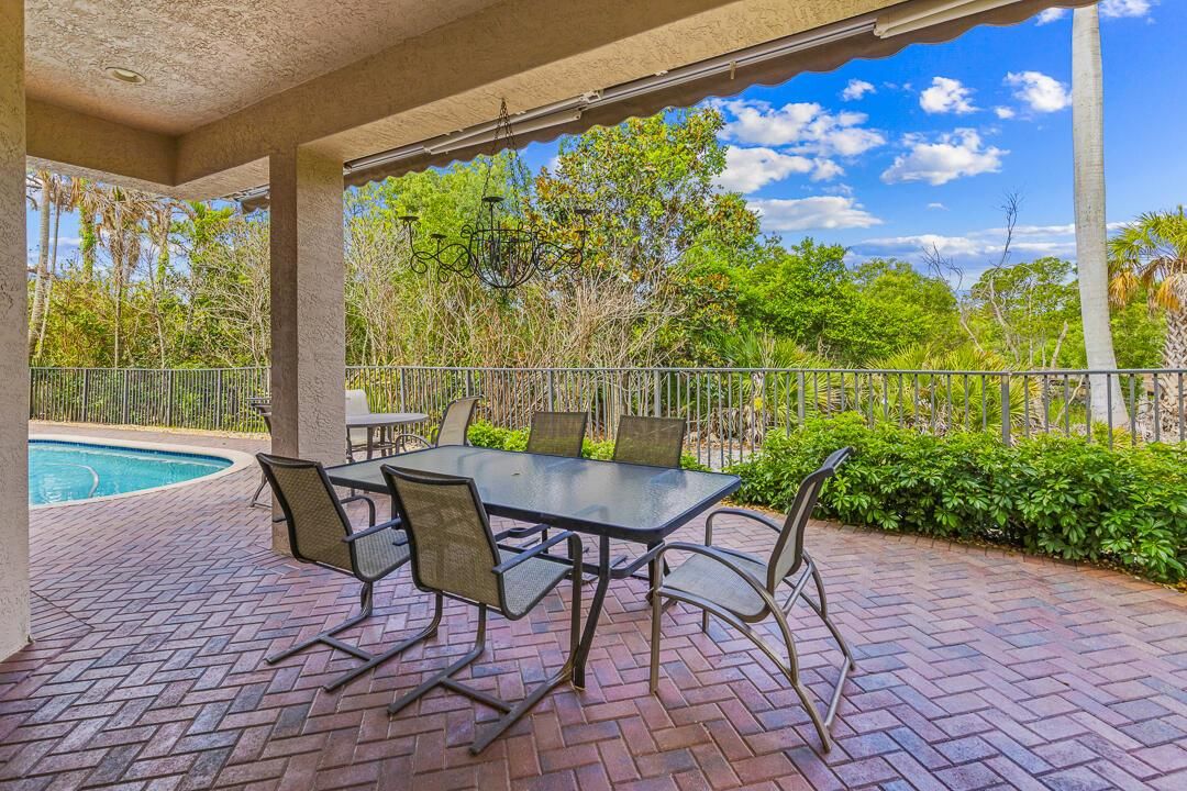 904 SW Pebble Lane-48