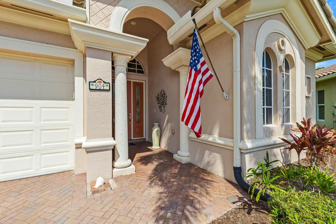 904 SW Pebble Lane-74