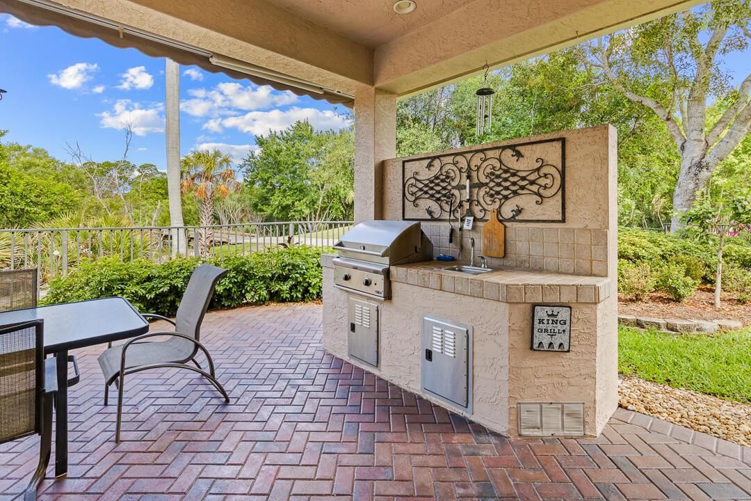 904 SW Pebble Lane-47