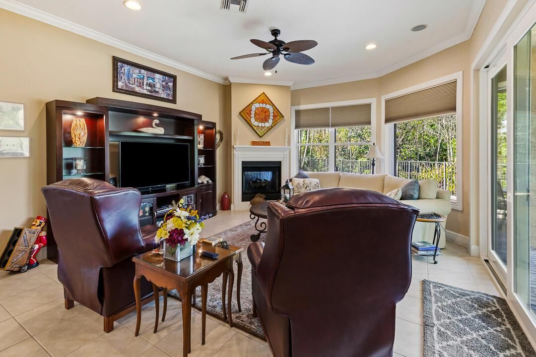 904 SW Pebble Lane-35