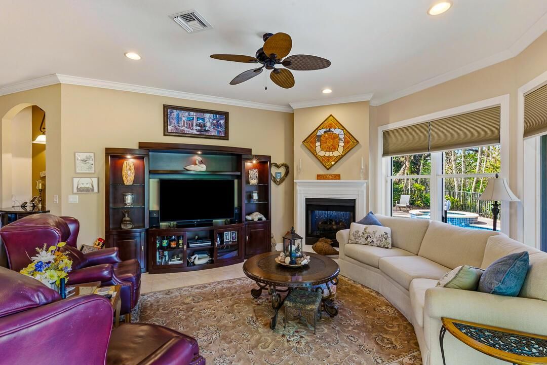904 SW Pebble Lane-46