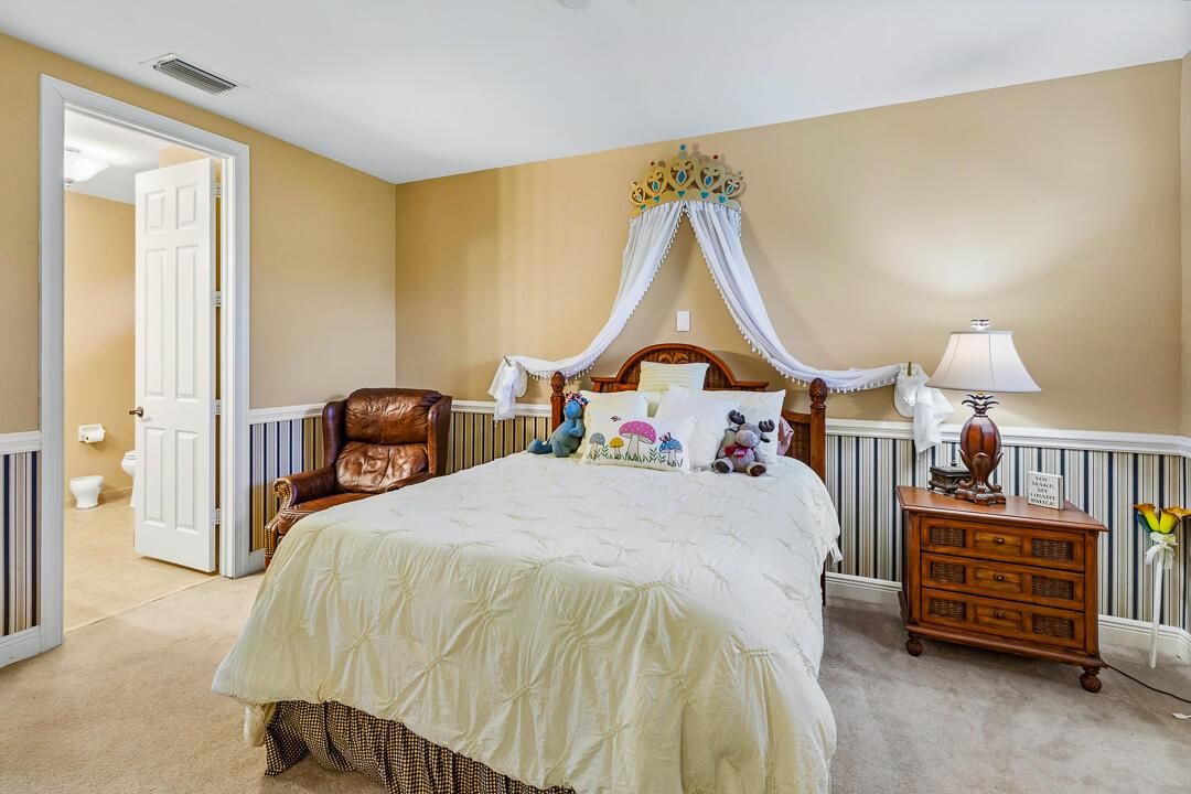 904 SW Pebble Lane-70