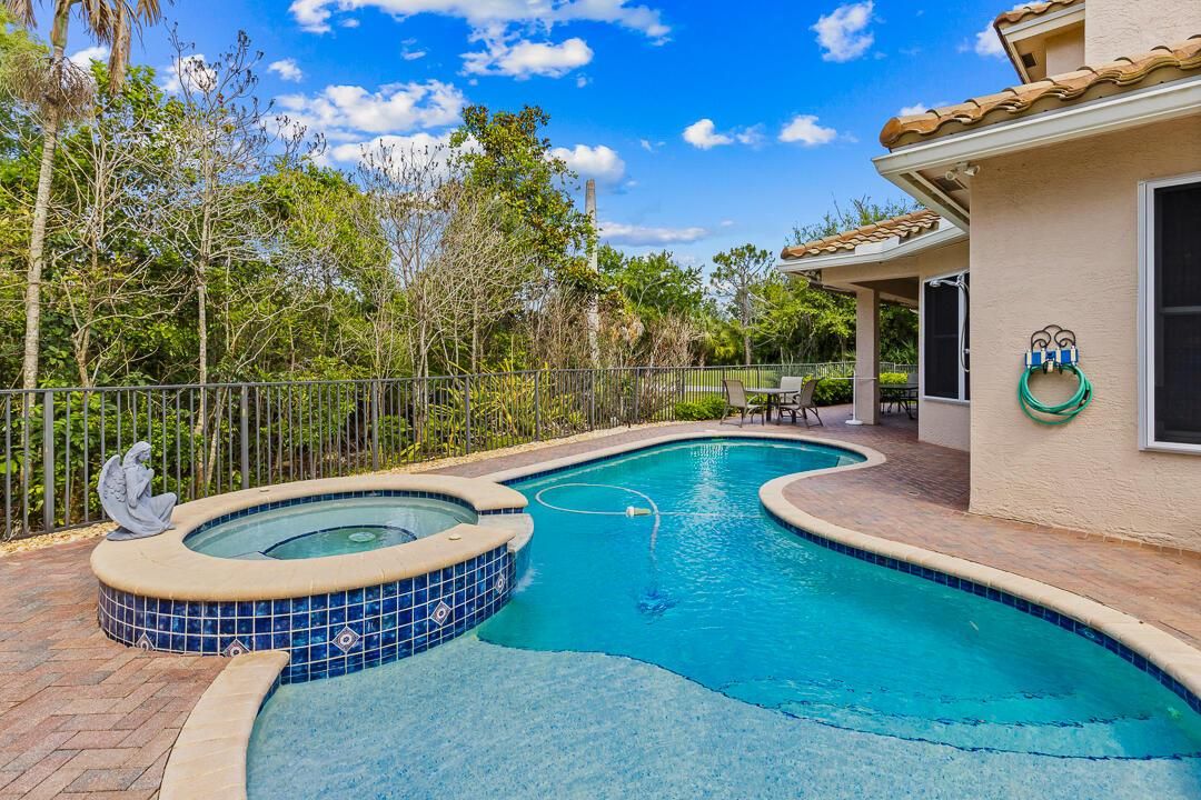 904 SW Pebble Lane-56