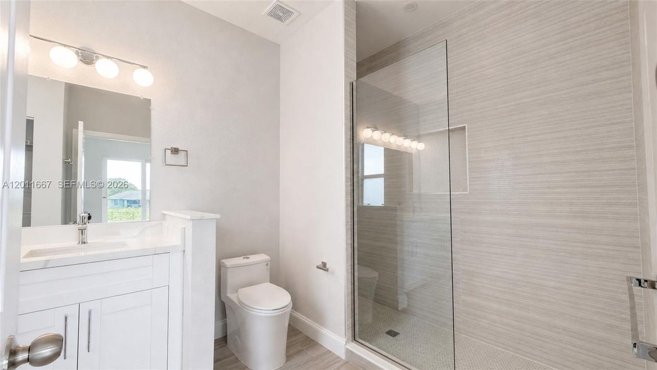 En Venta: $319,998 (3 camas, 2 baños, 0 Pies cuadrados)