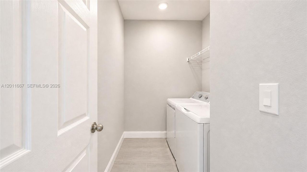 En Venta: $319,998 (3 camas, 2 baños, 0 Pies cuadrados)