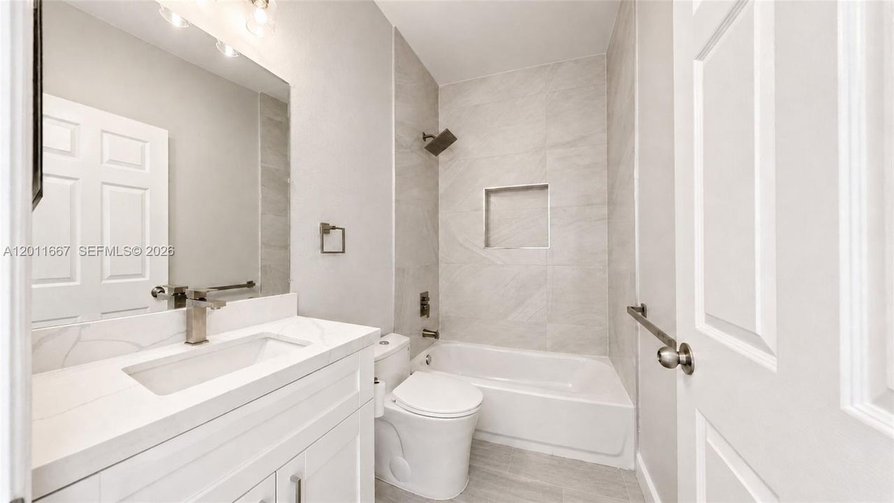 En Venta: $319,998 (3 camas, 2 baños, 0 Pies cuadrados)