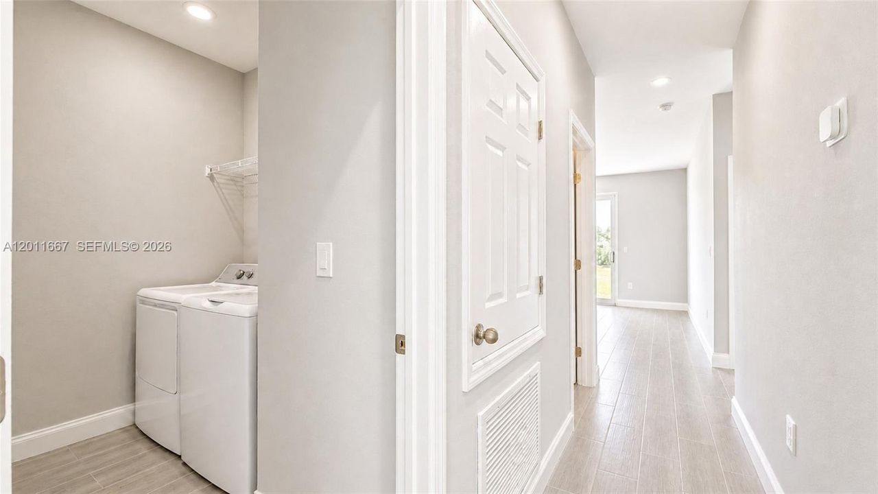 En Venta: $319,998 (3 camas, 2 baños, 0 Pies cuadrados)