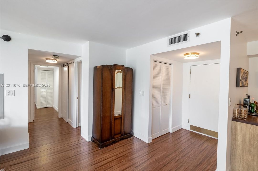 En Venta: $397,000 (2 camas, 2 baños, 1465 Pies cuadrados)