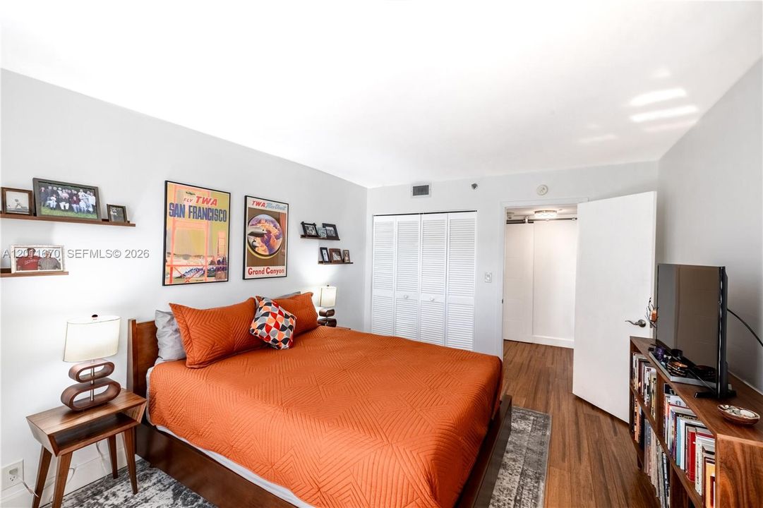 En Venta: $397,000 (2 camas, 2 baños, 1465 Pies cuadrados)
