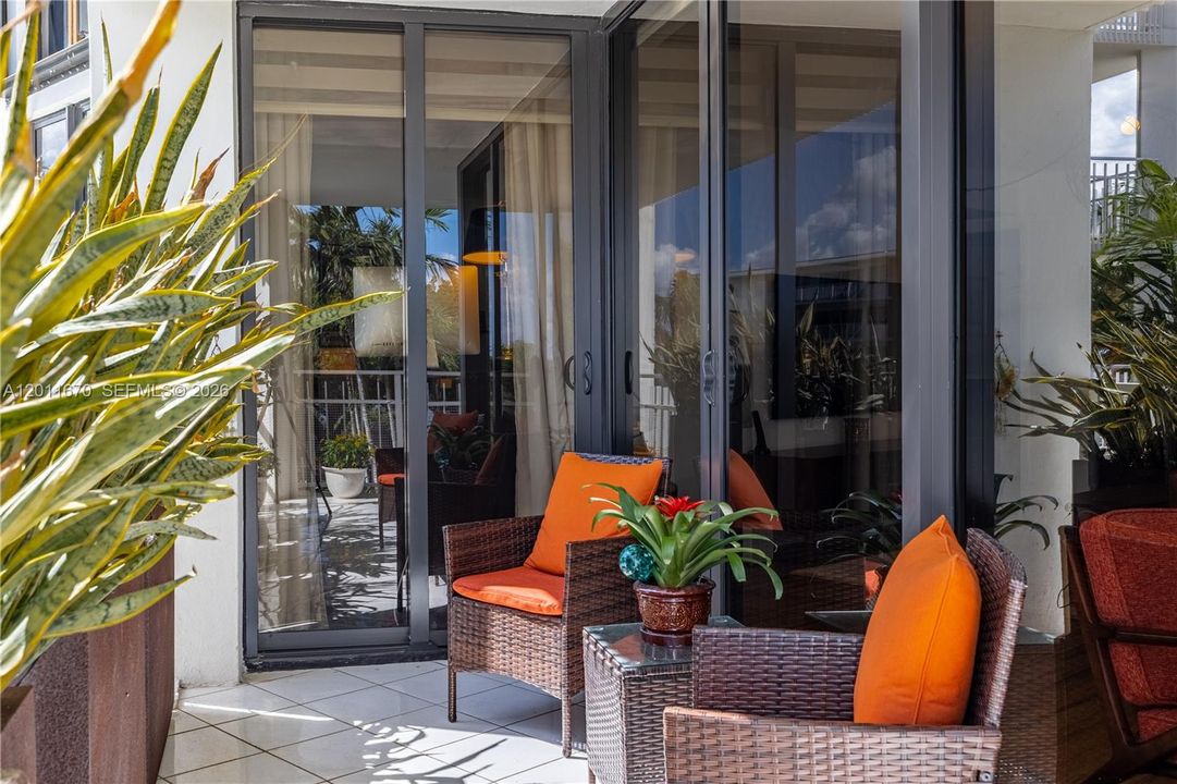 En Venta: $397,000 (2 camas, 2 baños, 1465 Pies cuadrados)