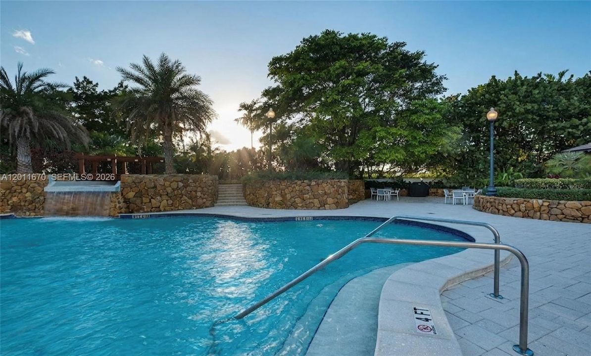 En Venta: $397,000 (2 camas, 2 baños, 1465 Pies cuadrados)