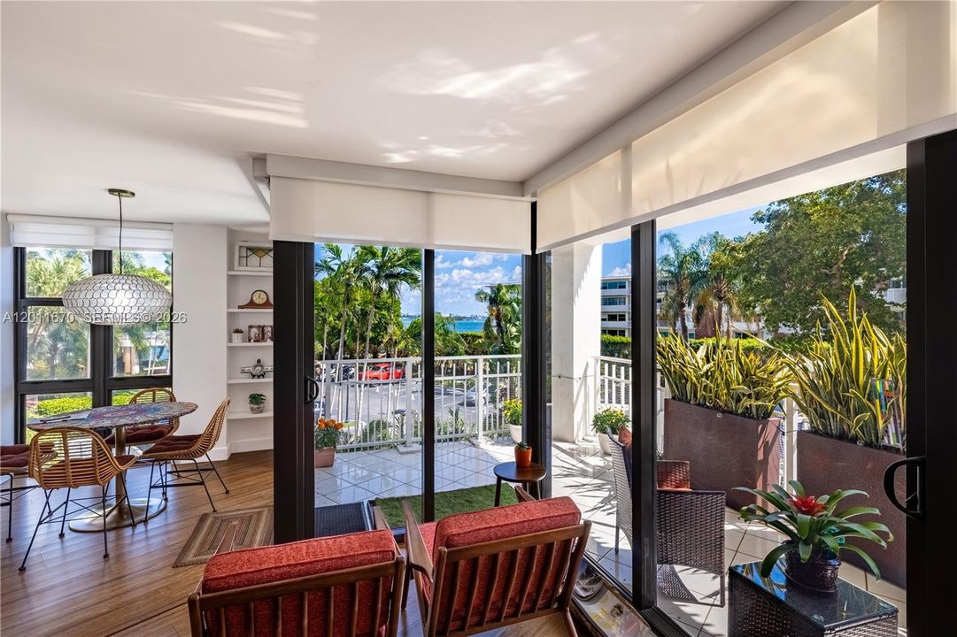 En Venta: $397,000 (2 camas, 2 baños, 1465 Pies cuadrados)