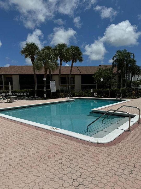 For Sale: $249,636 (2 beds, 2 baths, 1100 Square Feet)