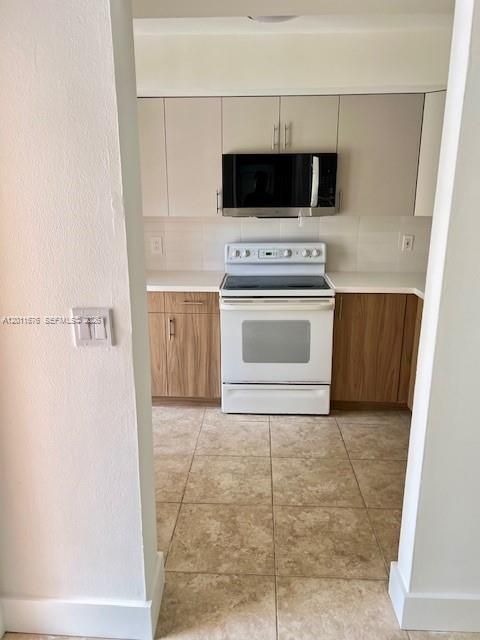 For Sale: $249,636 (2 beds, 2 baths, 1100 Square Feet)