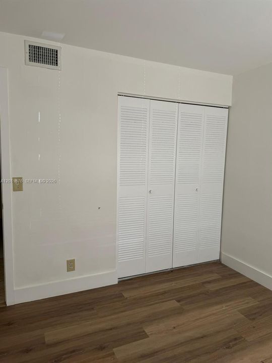 For Sale: $249,636 (2 beds, 2 baths, 1100 Square Feet)