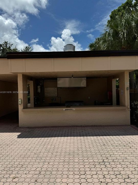For Sale: $249,636 (2 beds, 2 baths, 1100 Square Feet)
