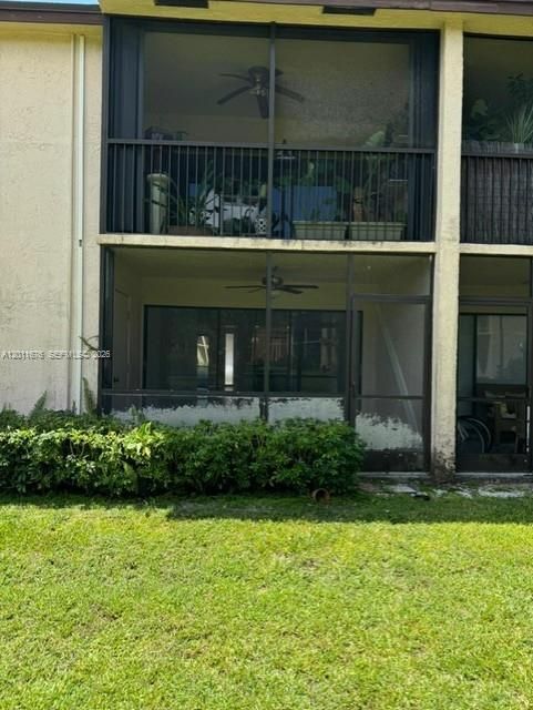 For Sale: $249,636 (2 beds, 2 baths, 1100 Square Feet)