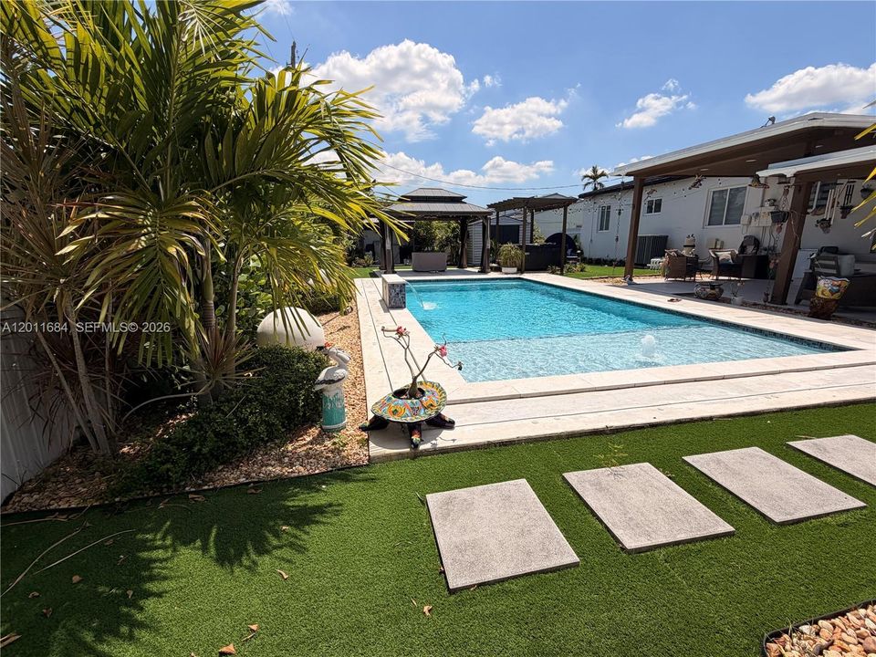 Vendido Recientemente: $725,000 (3 camas, 2 baños, 1375 Pies cuadrados)