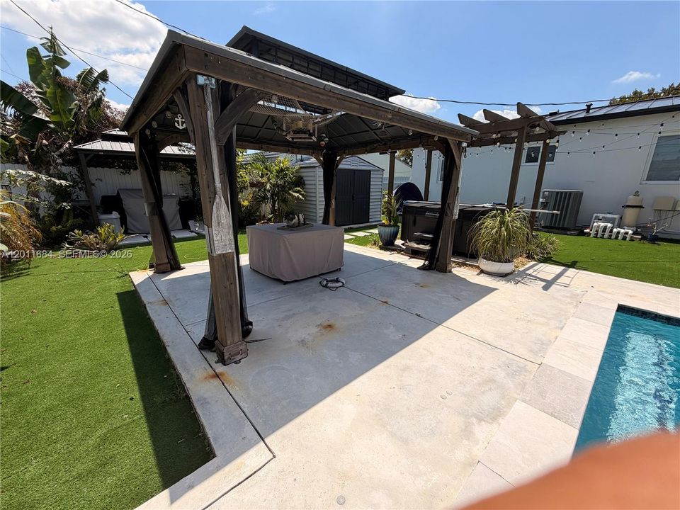 Vendido Recientemente: $725,000 (3 camas, 2 baños, 1375 Pies cuadrados)