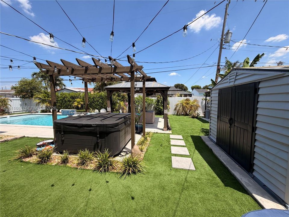 Vendido Recientemente: $725,000 (3 camas, 2 baños, 1375 Pies cuadrados)