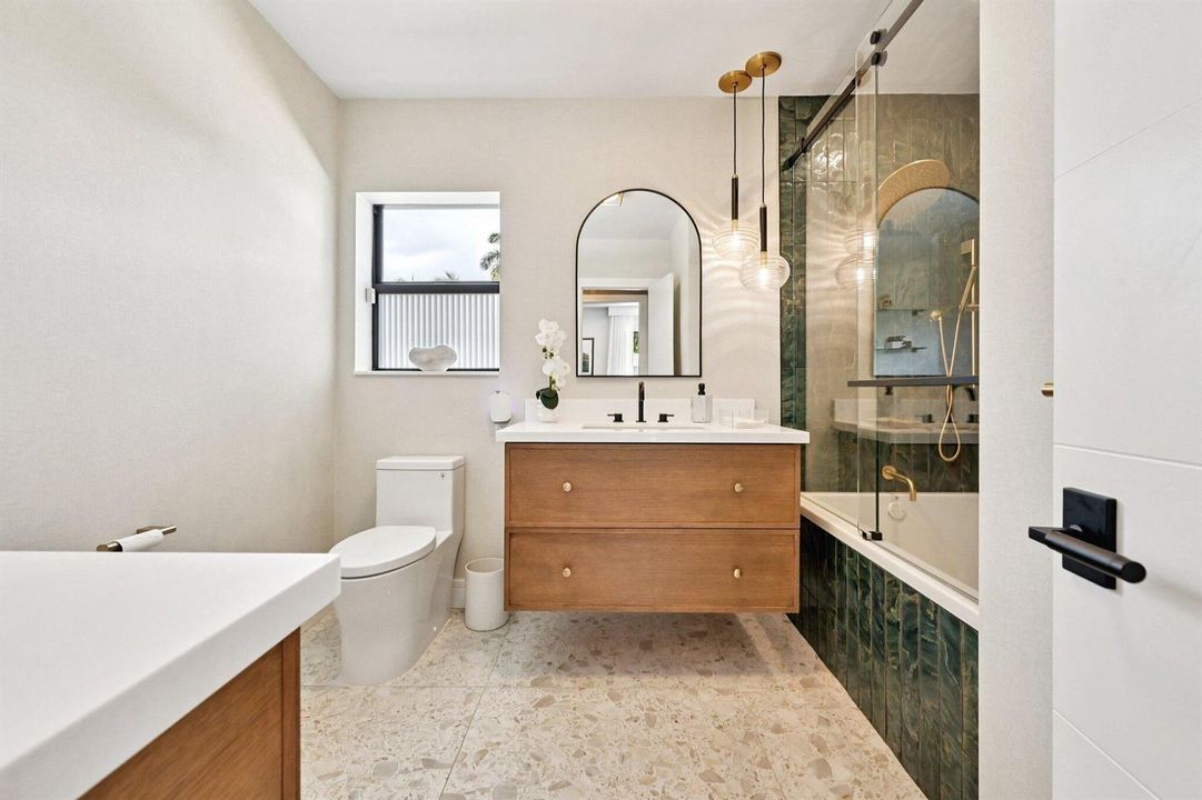 24-web-or-mls-30th St-L3004-024