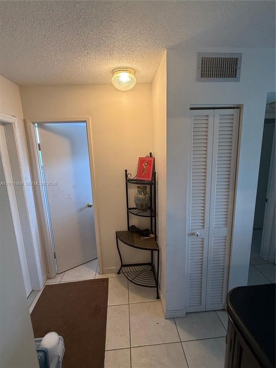 For Sale: $139,000 (1 beds, 1 baths, 830 Square Feet)