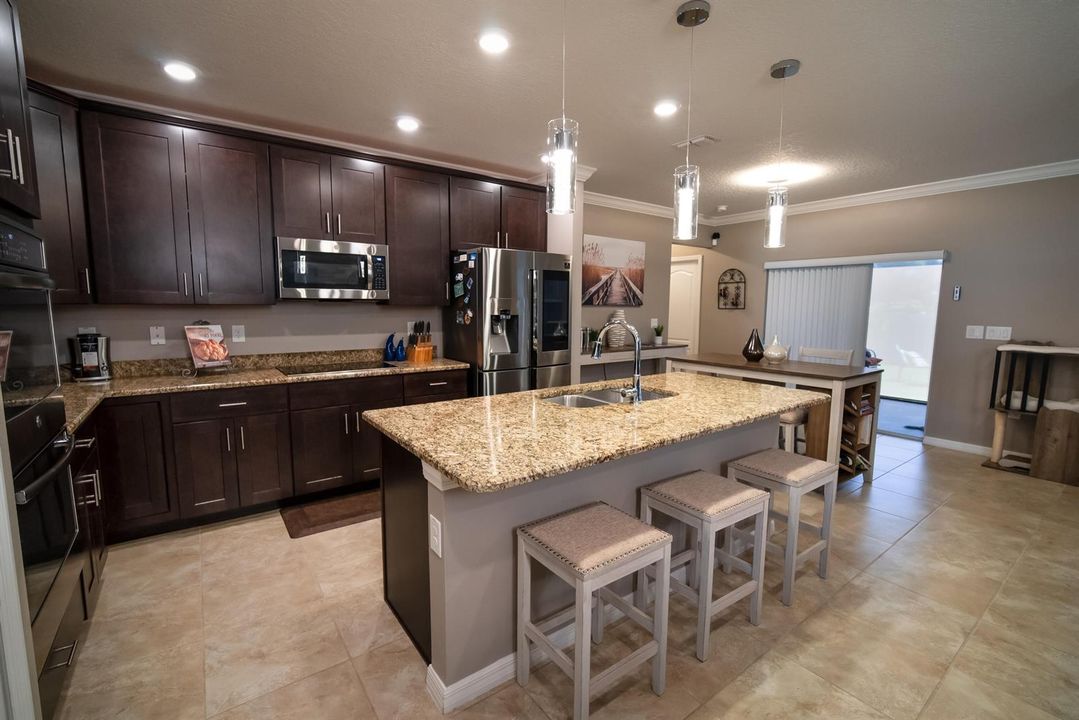 Kitchen Pic 1