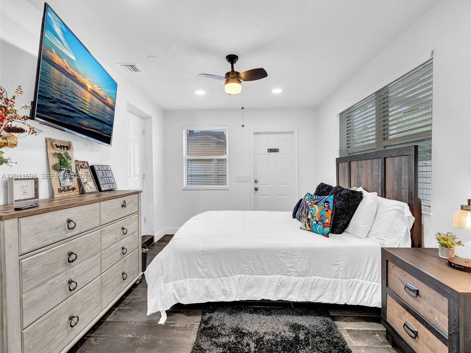 bedroom4