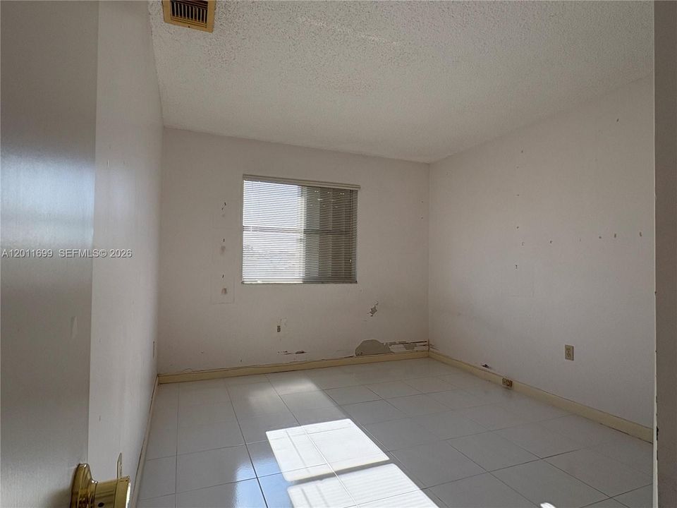 Upstairs Bedroom #3
