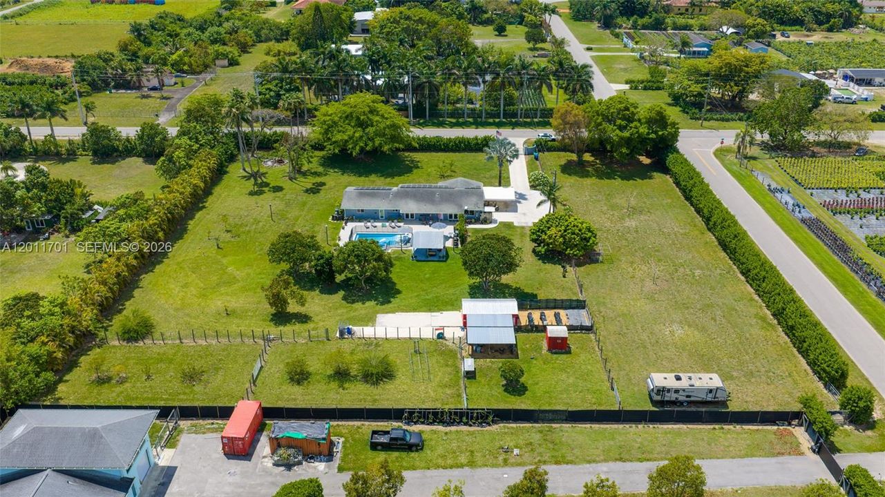 На продажу: $1,300,000 (3 спален, 2 ванн, 2447 Квадратных фут)