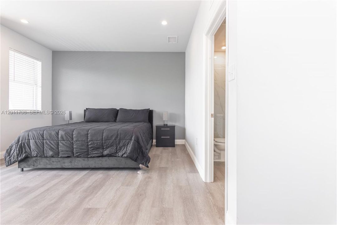 For Rent: $5,500 (4 beds, 2 baths, 2124 Square Feet)