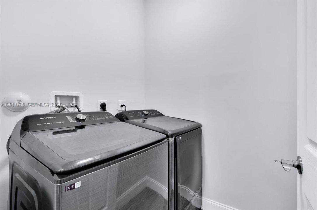 For Rent: $5,500 (4 beds, 2 baths, 2124 Square Feet)