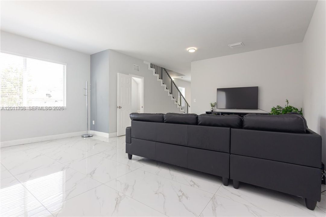 For Rent: $5,500 (4 beds, 2 baths, 2124 Square Feet)