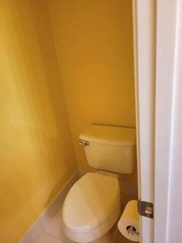 Mb WATER CLOSET