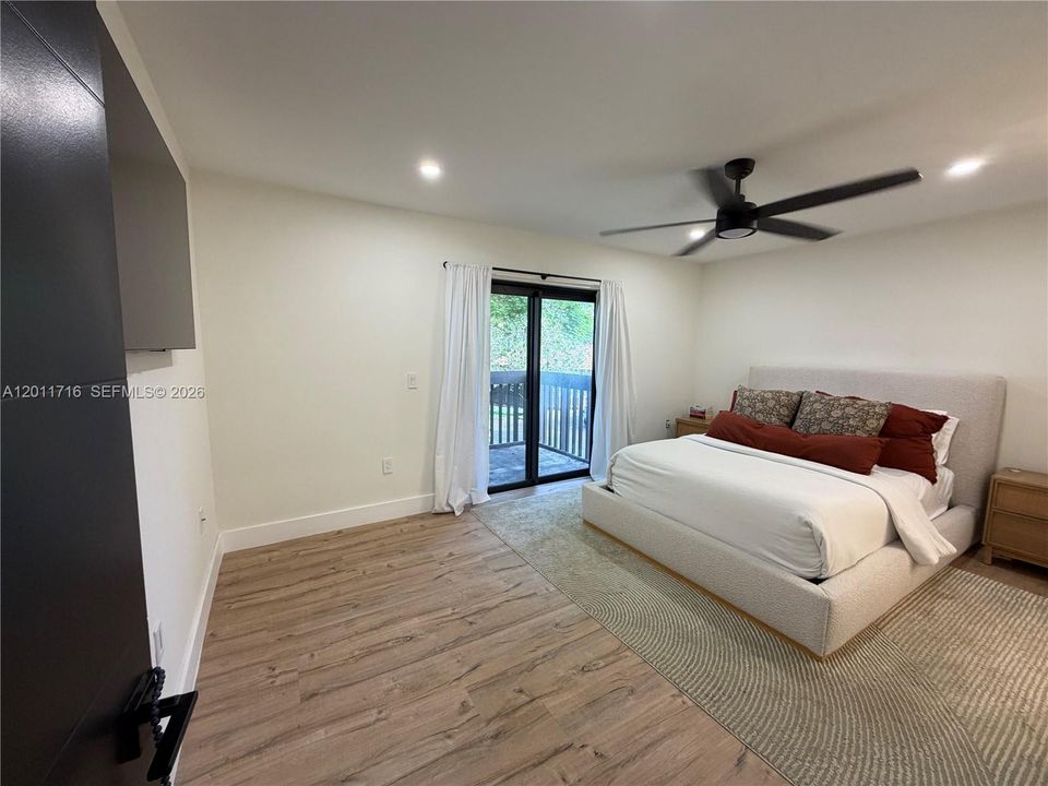 Active With Contract: $475,000 (3 beds, 2 baths, 1340 Square Feet)