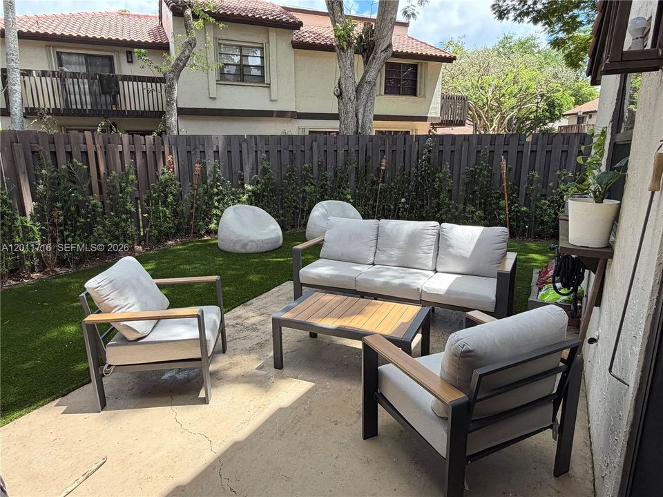 Active With Contract: $475,000 (3 beds, 2 baths, 1340 Square Feet)