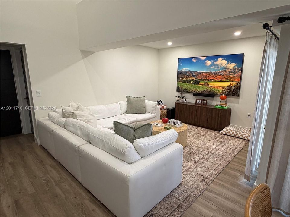 Active With Contract: $475,000 (3 beds, 2 baths, 1340 Square Feet)